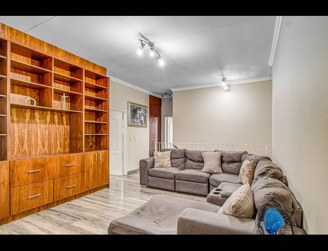 3 BEDROOM CLUSTER FOR SALE IN GLENVISTA